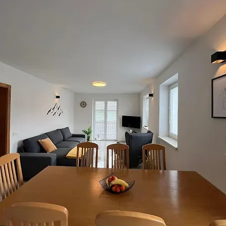 Julian Experience 公寓