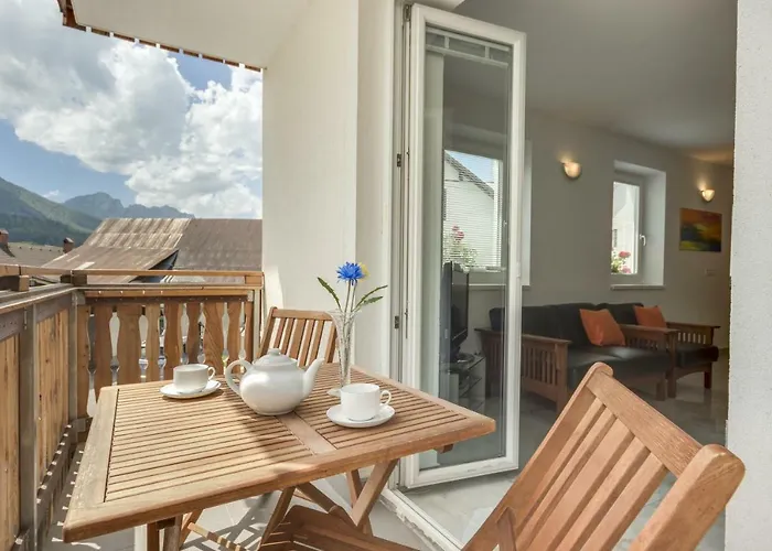 아파트 Julian Experience